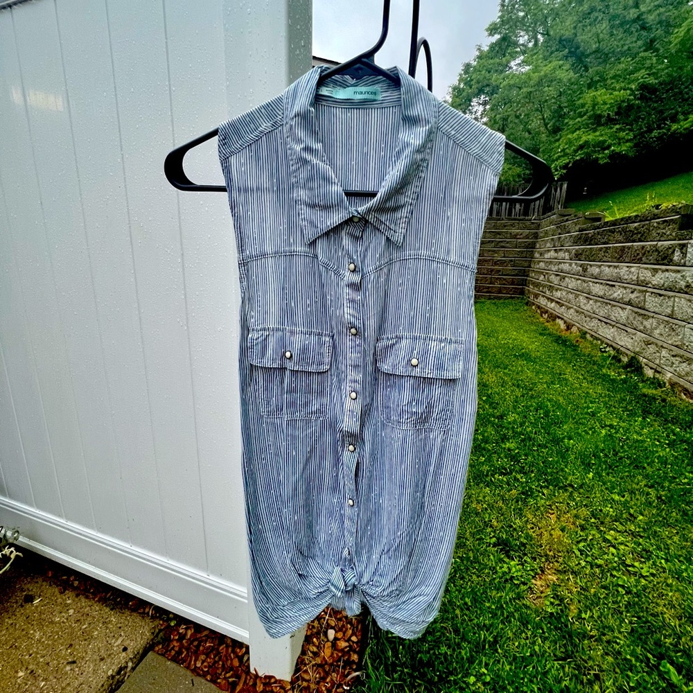 Maurices Women’s Sleeveless Striped Pearl Buttondown Sz L